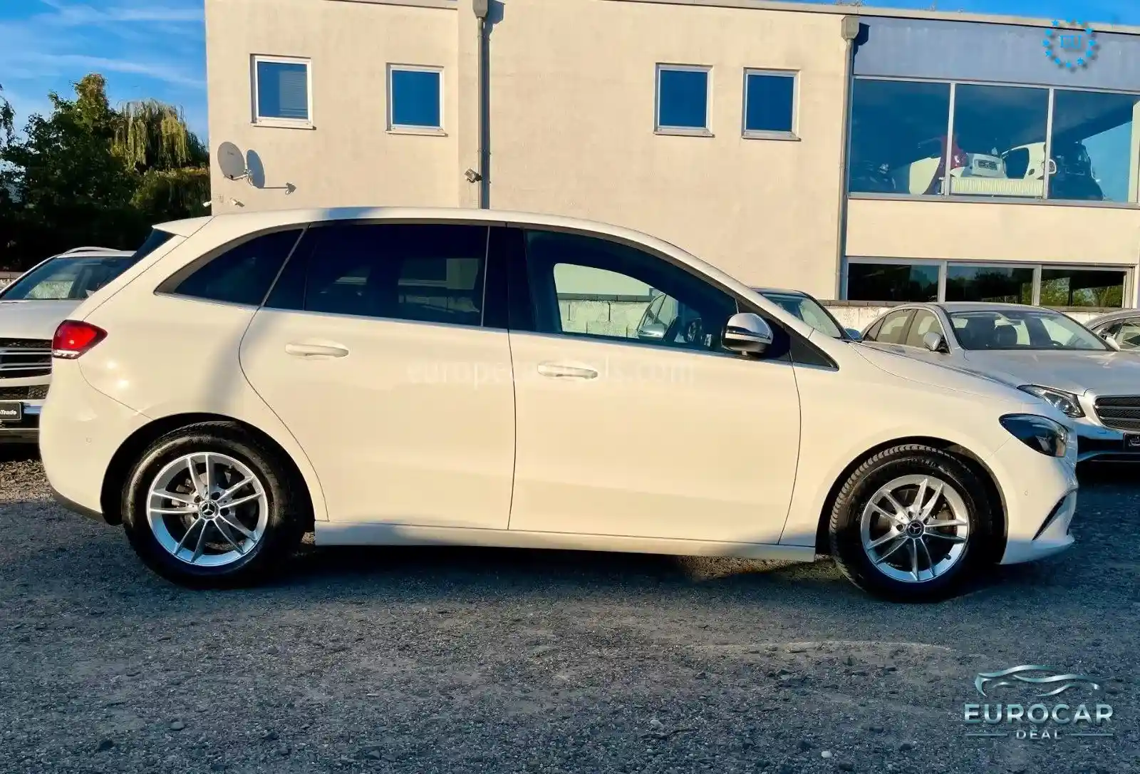 Mercedes-Benz B 180