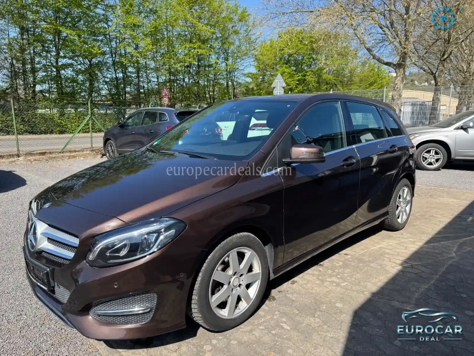 Mercedes-Benz B 180