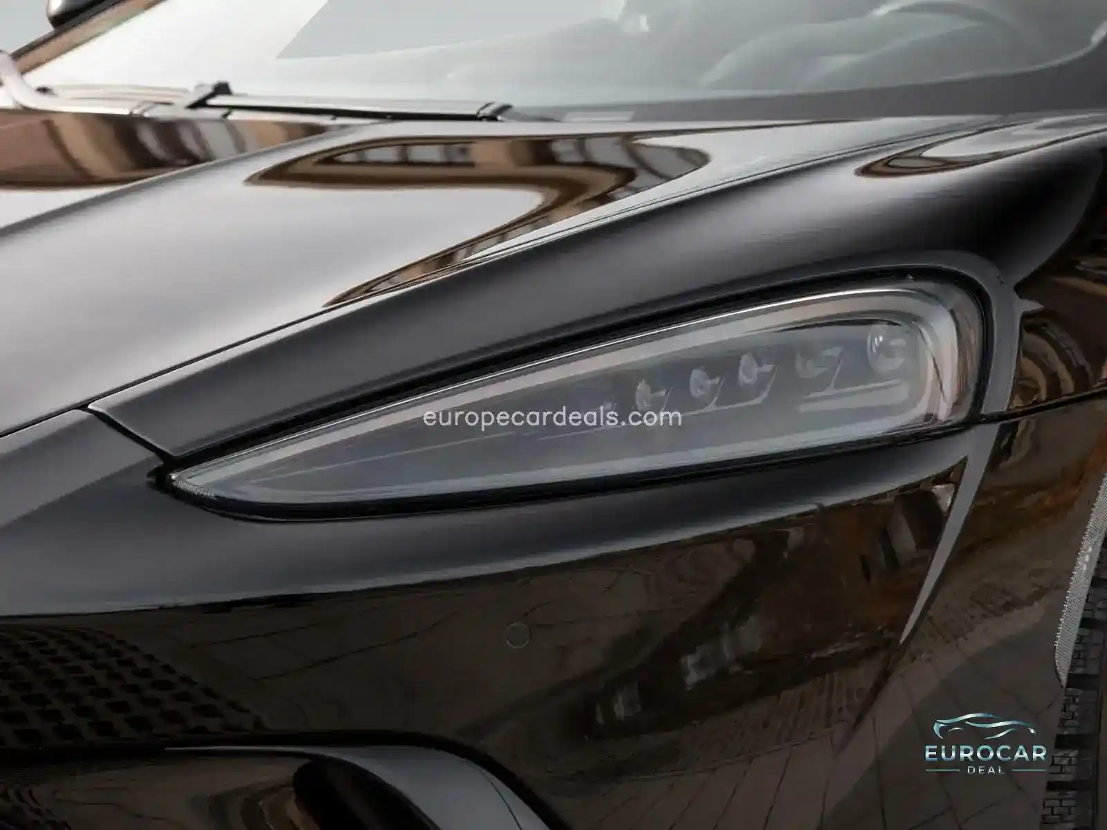 McLaren GT