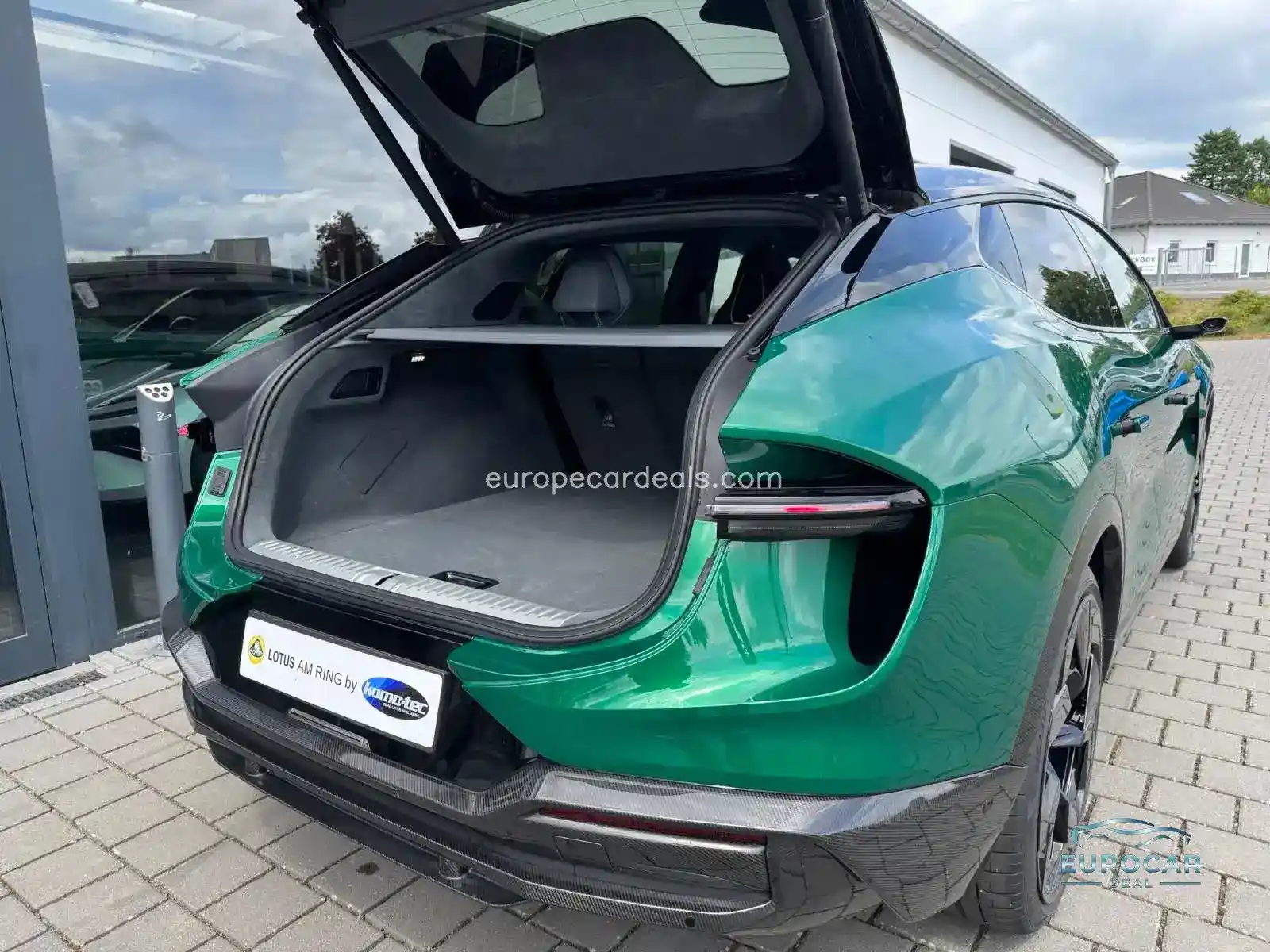 Lotus Eletre