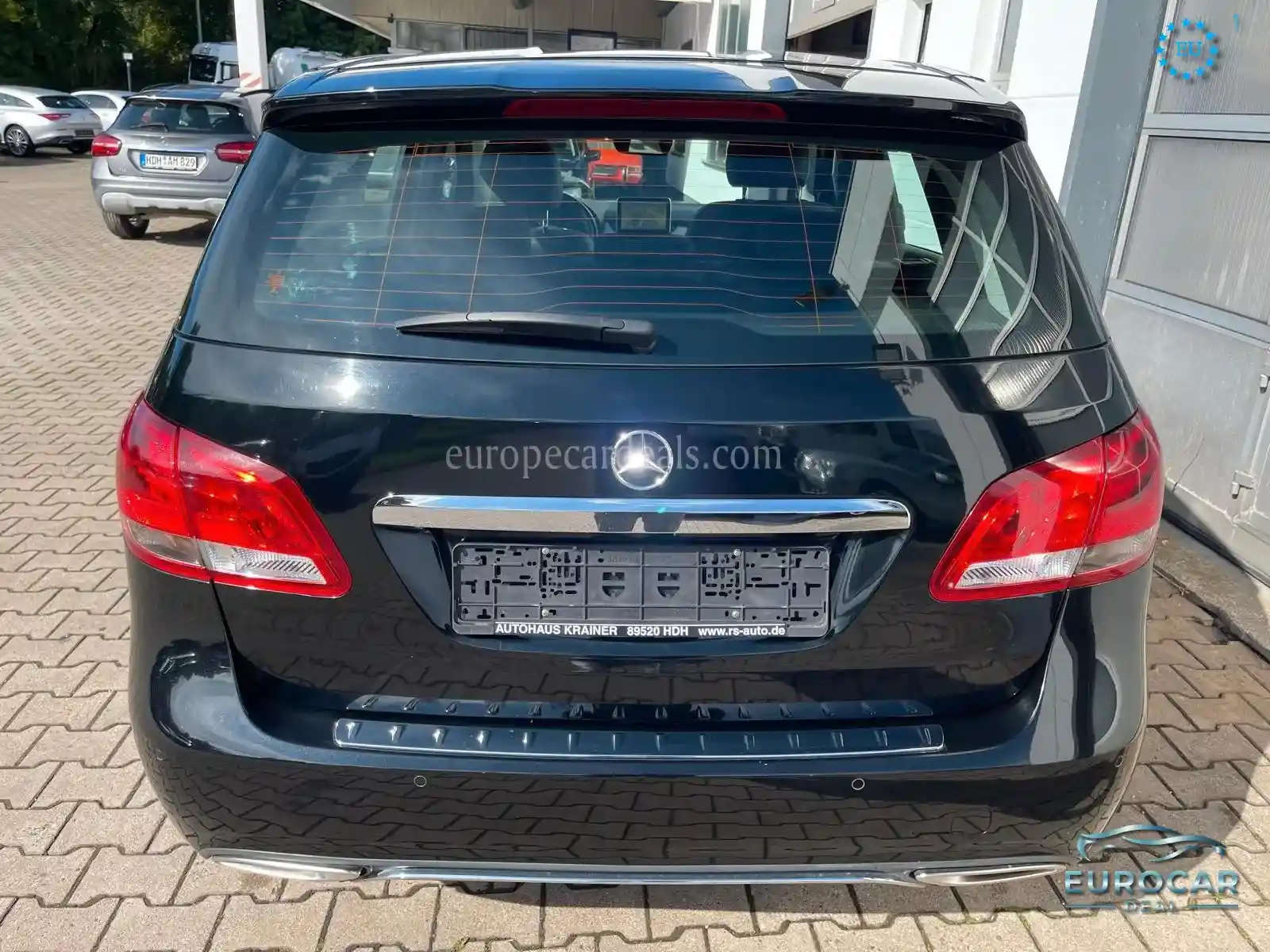 Mercedes-Benz B 180