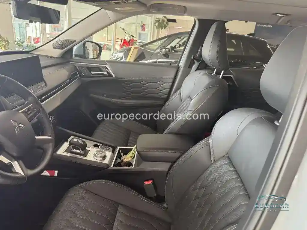 Mitsubishi Plug-in Hybrid Outlander