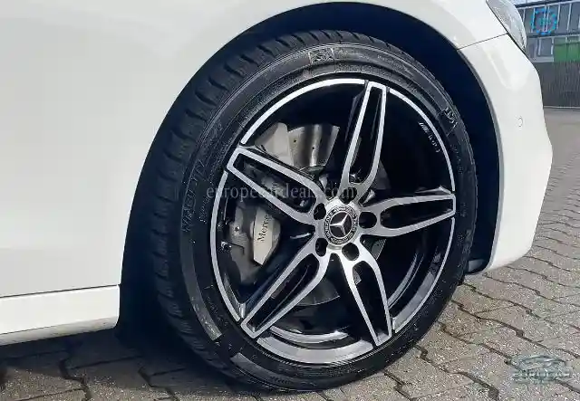 Mercedes-Benz E 400