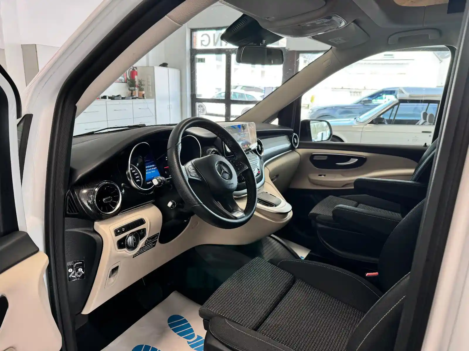 Mercedes-Benz V 250