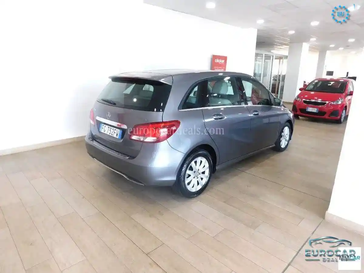 Mercedes-Benz B 200