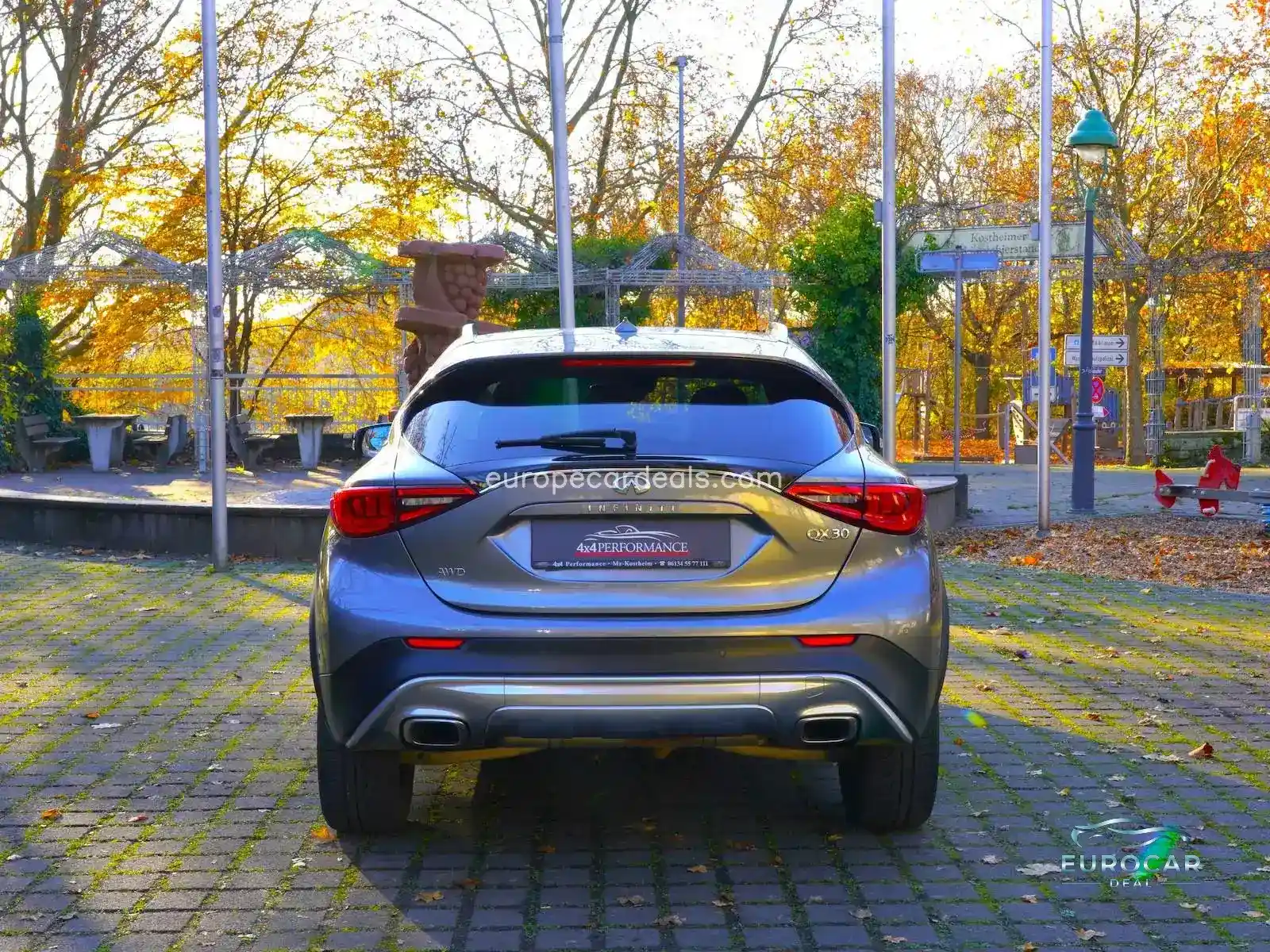 Infiniti QX30