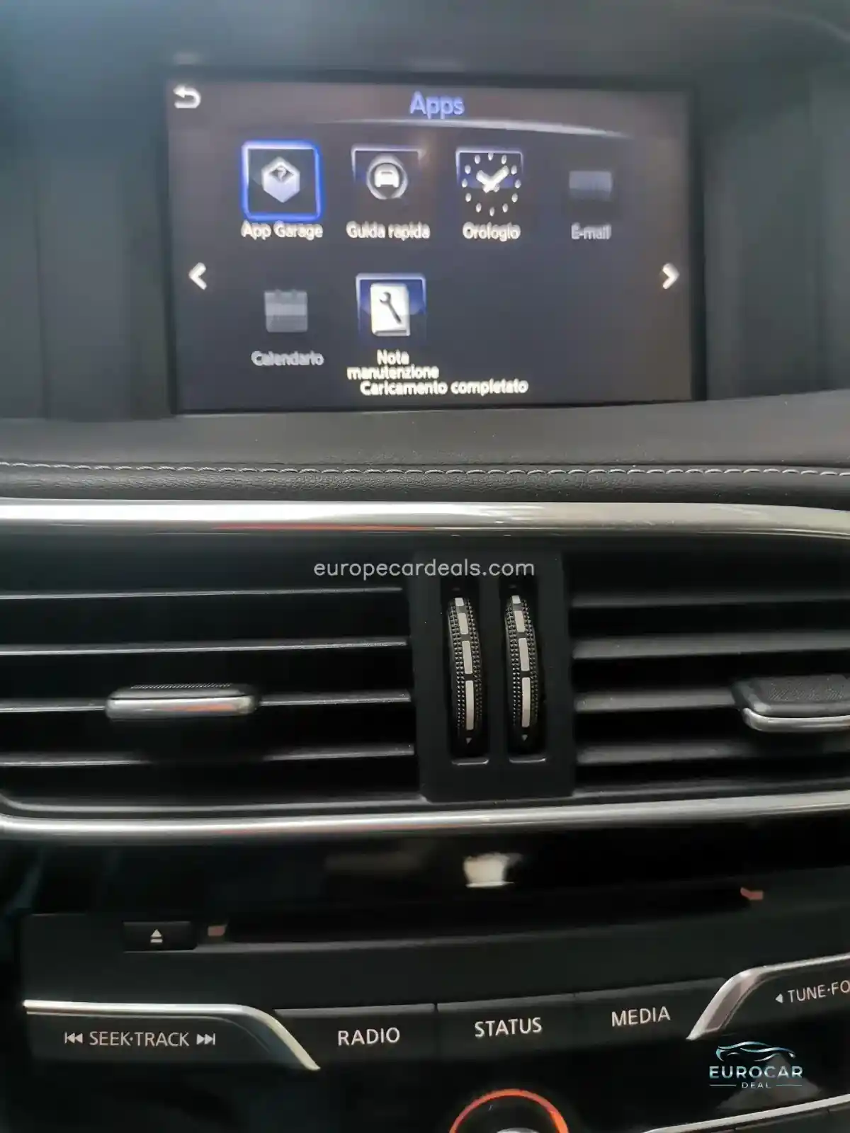 Infiniti Q30