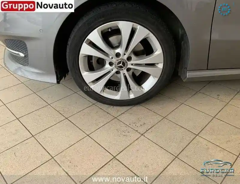 Mercedes-Benz B 200