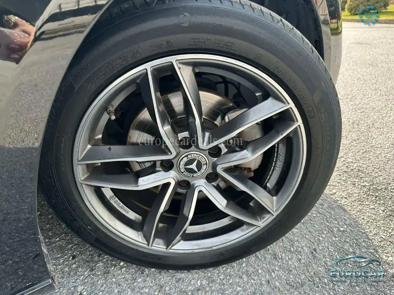 Mercedes-Benz B 180