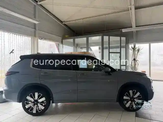 Mitsubishi Plug-in Hybrid Outlander