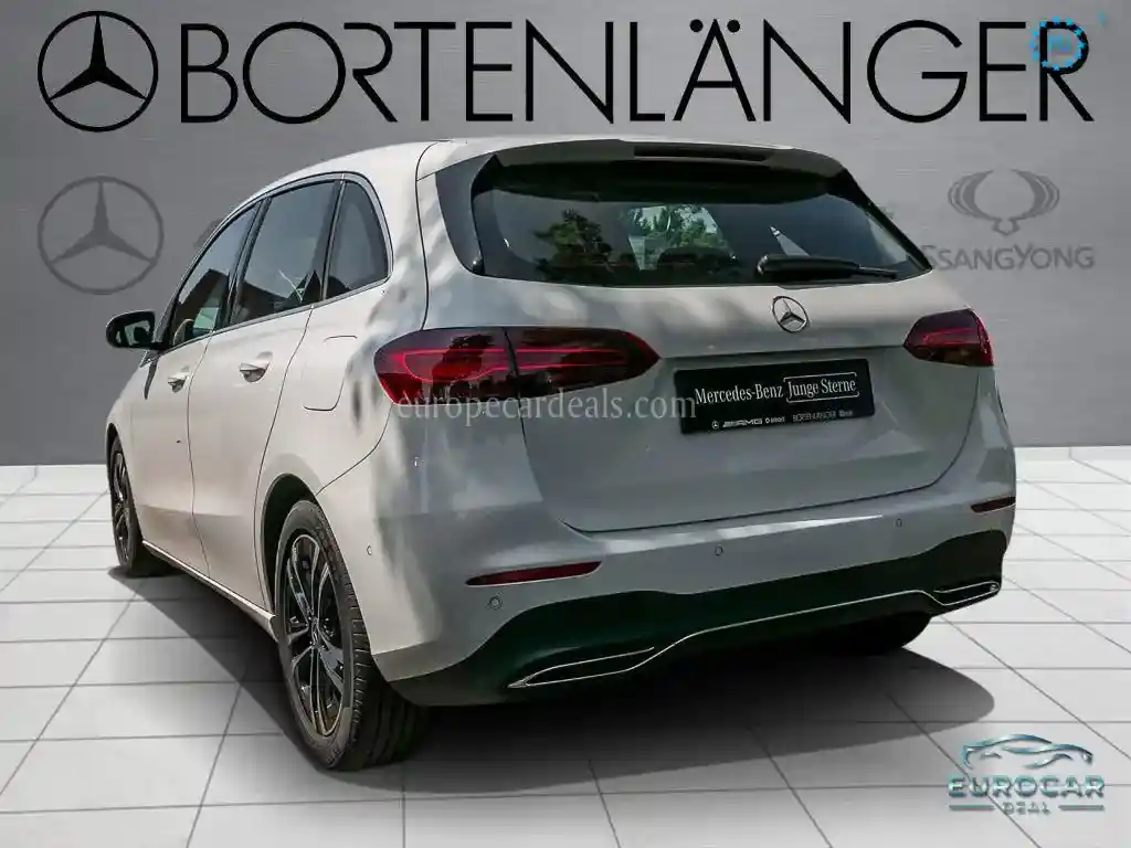 Mercedes-Benz B 180