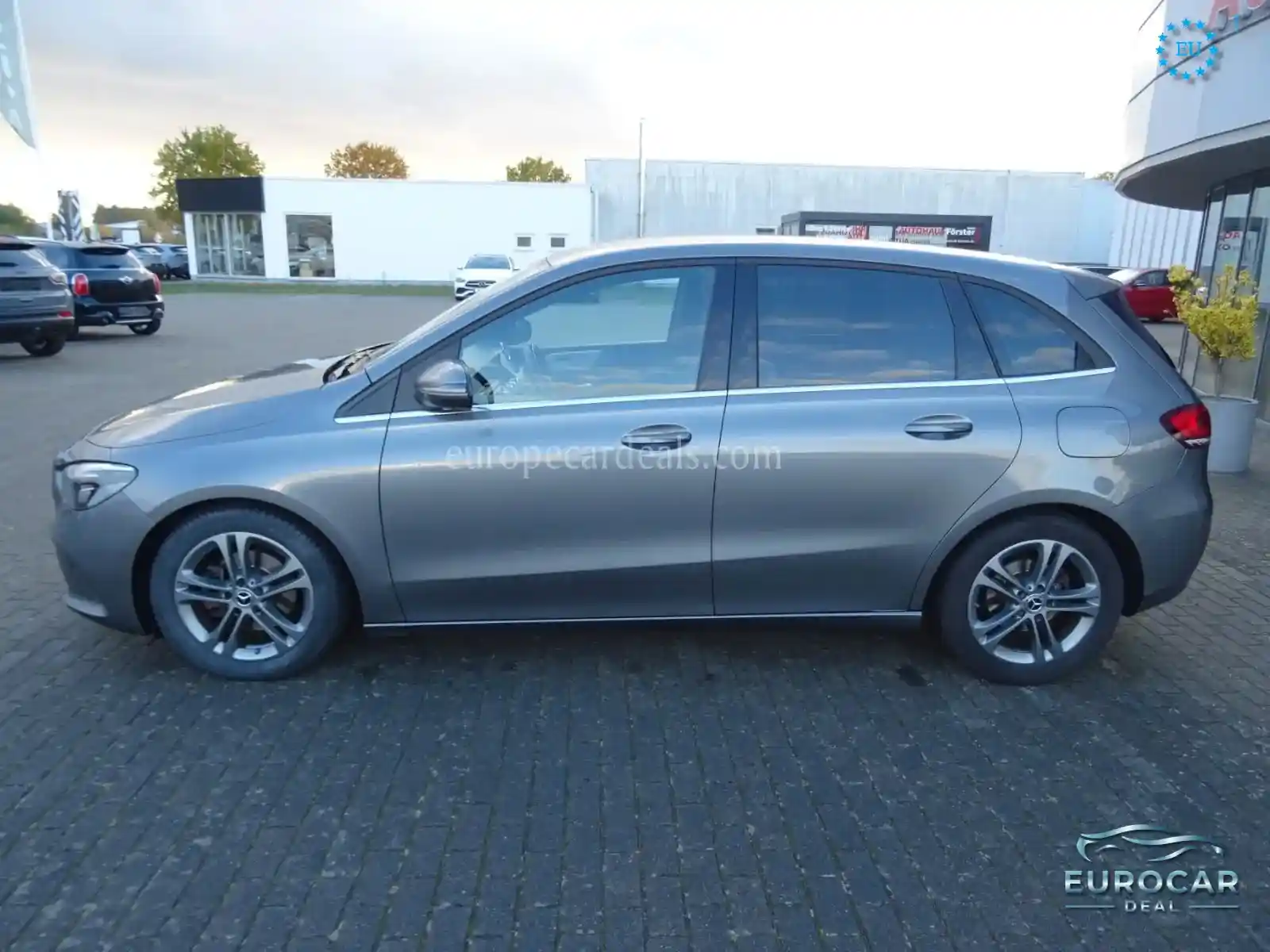 Mercedes-Benz B 180