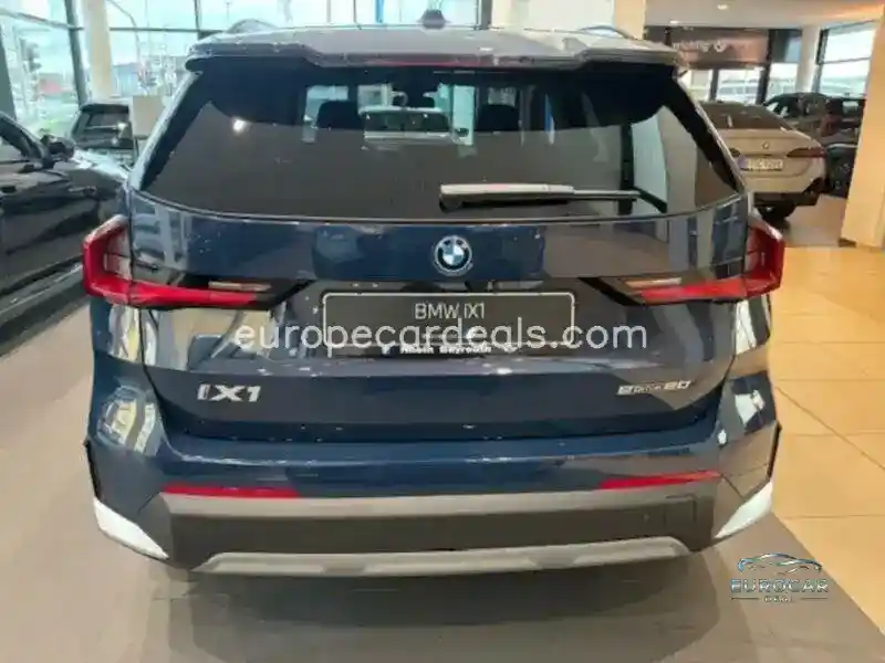 BMW iX1