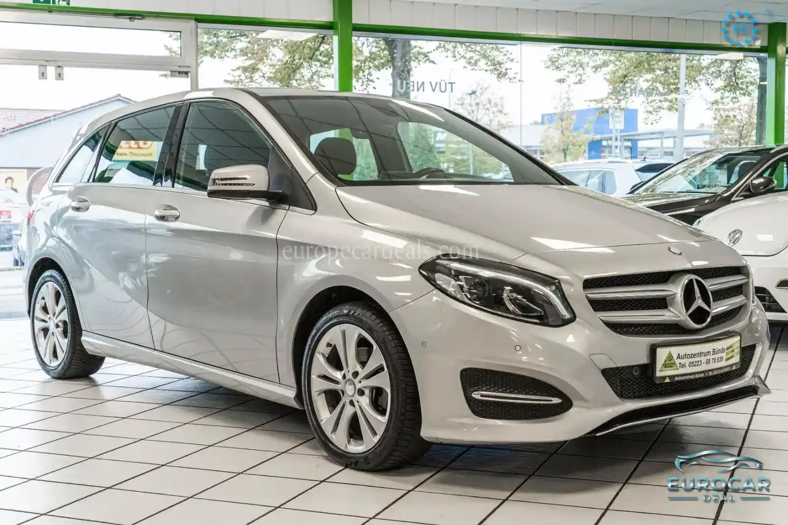 Mercedes-Benz B 180