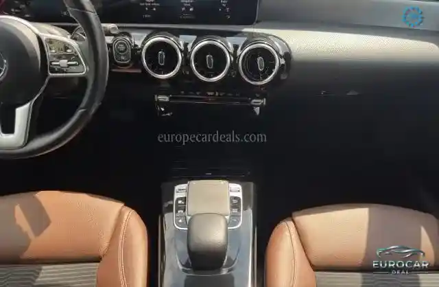 Mercedes-Benz A 220