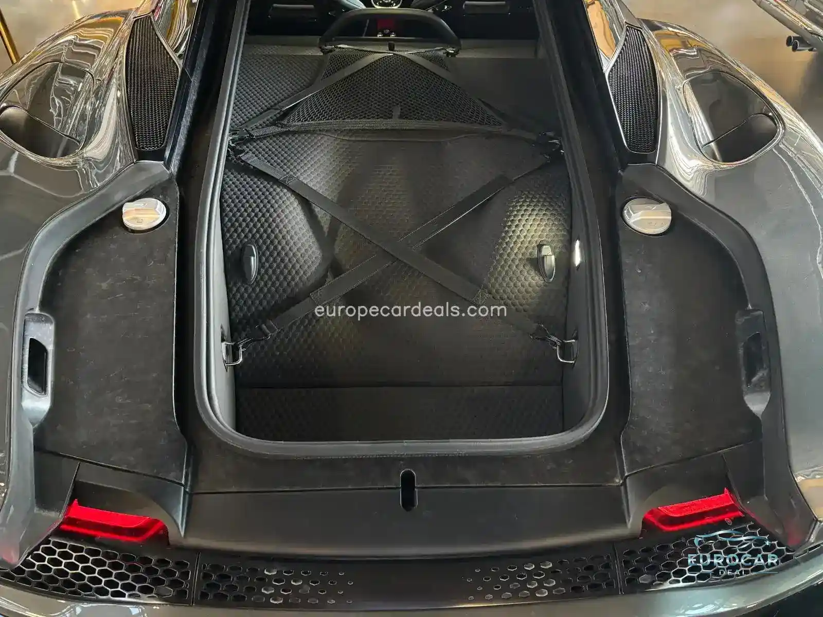 McLaren GT