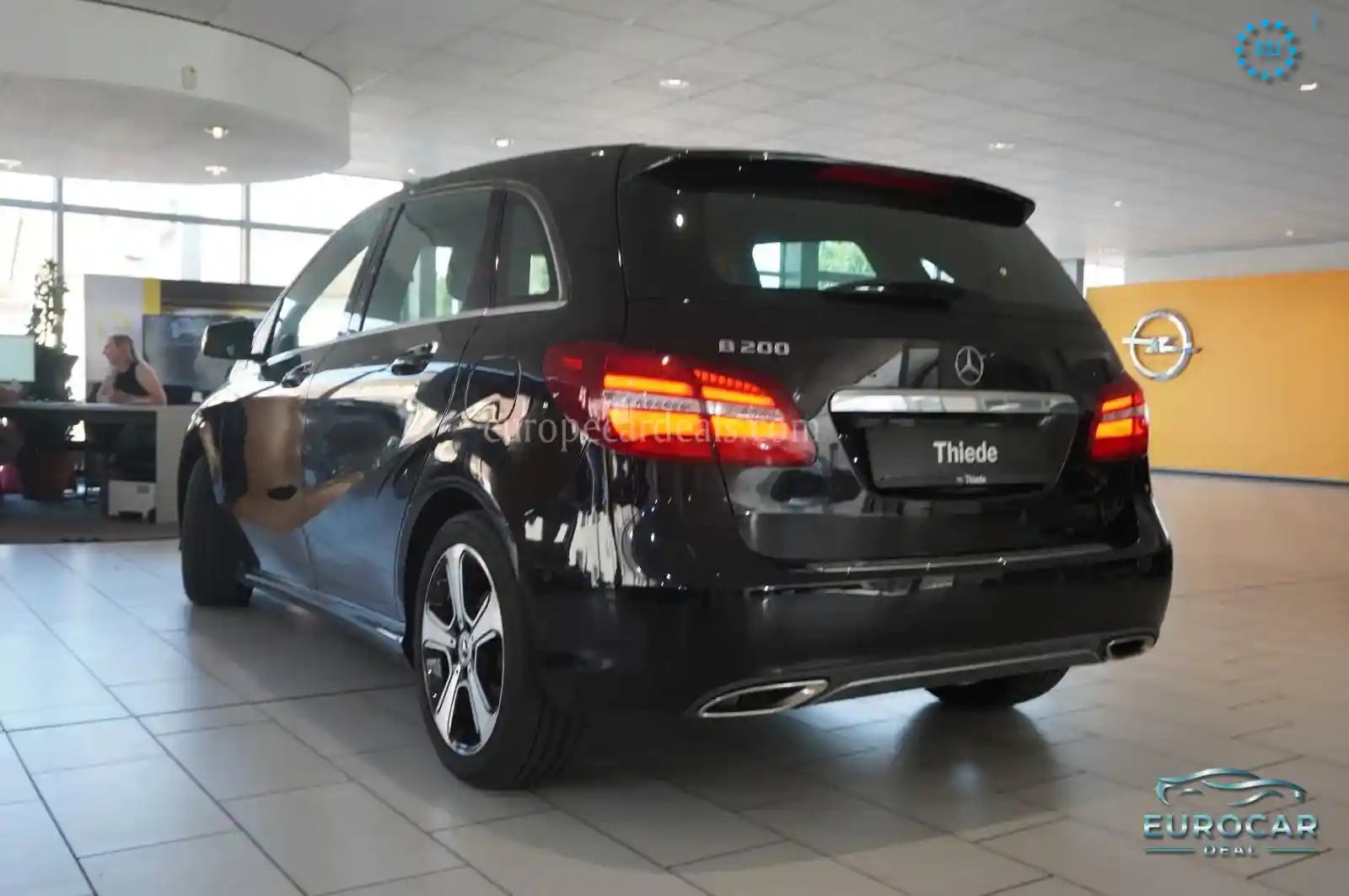 Mercedes-Benz B 200