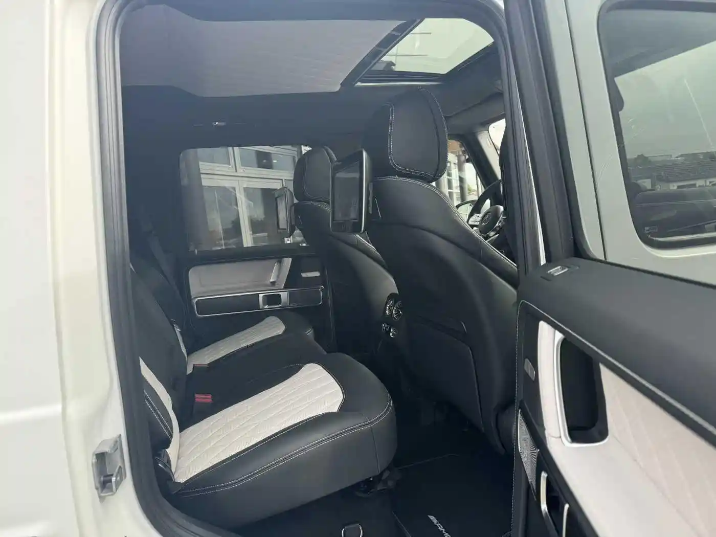 Mercedes-Benz G 500