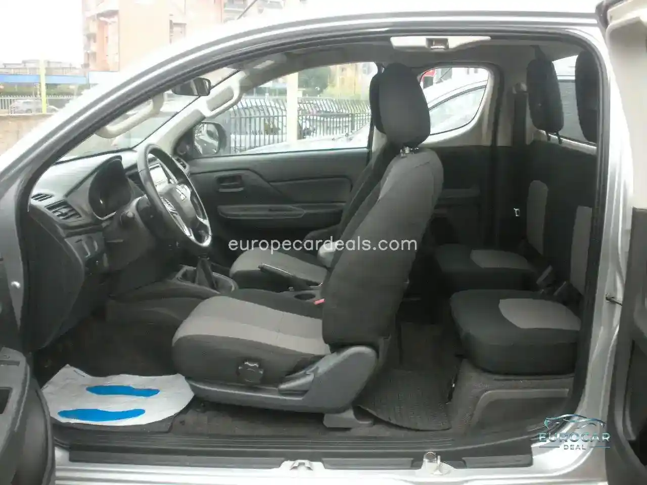 Mitsubishi L200