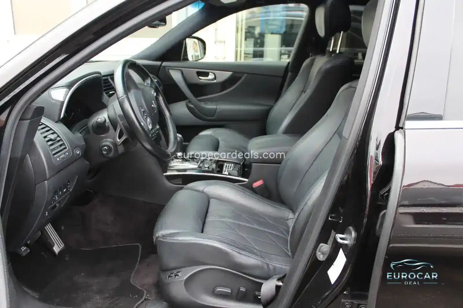 Infiniti QX70