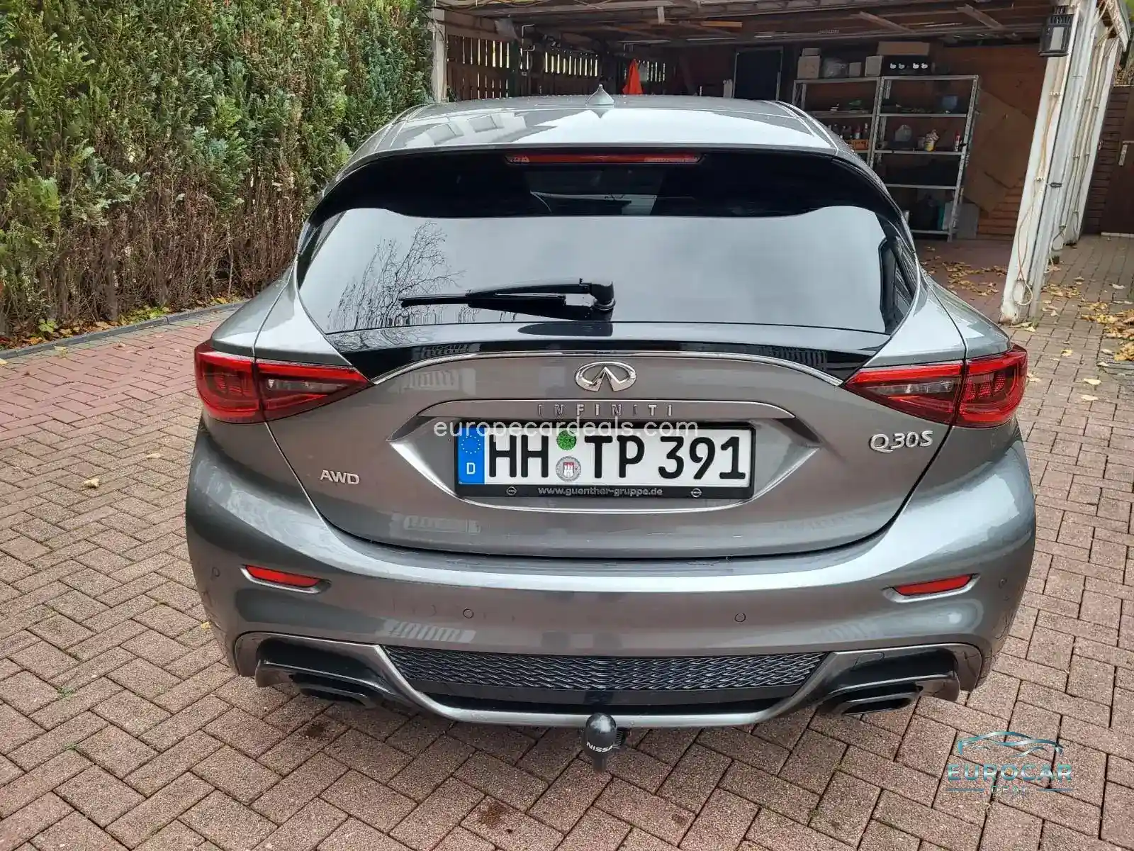 Infiniti Q30
