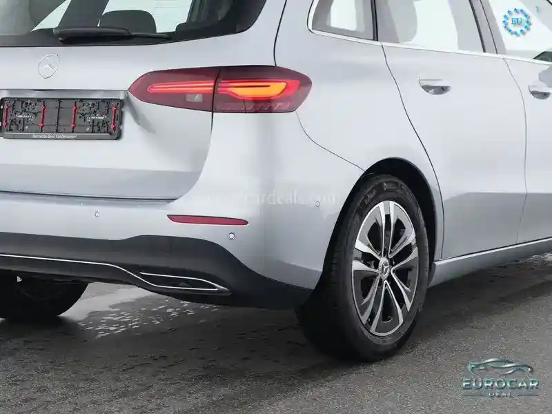 Mercedes-Benz B 220