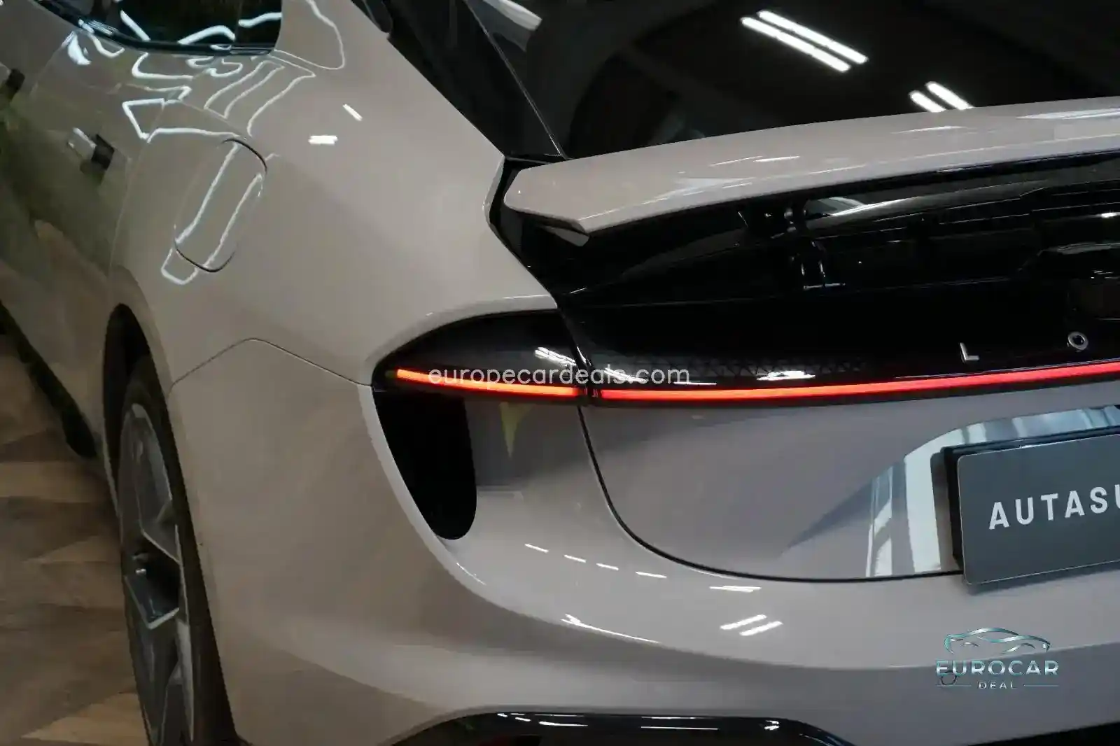 Lotus Emeya