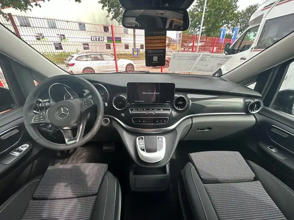 Mercedes-Benz V 250
