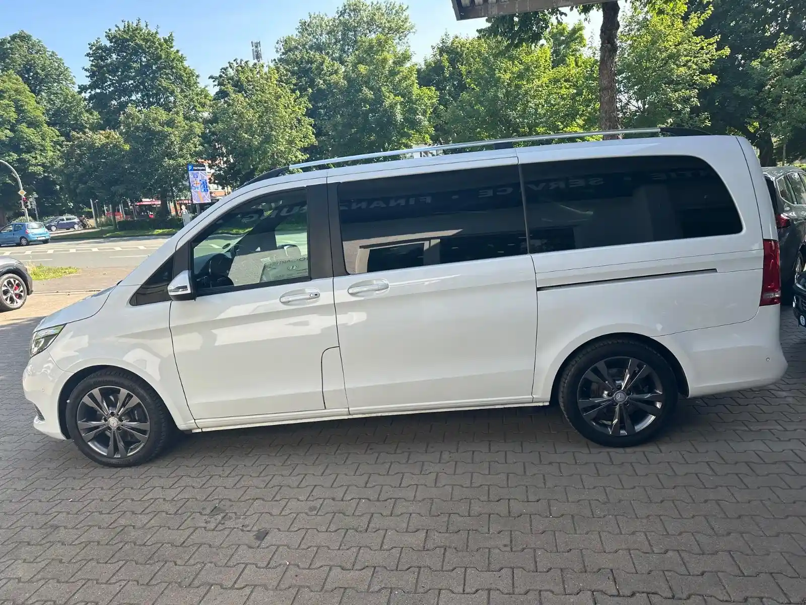 Mercedes-Benz V 250