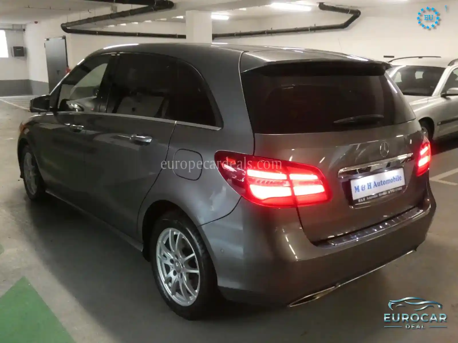 Mercedes-Benz B 180