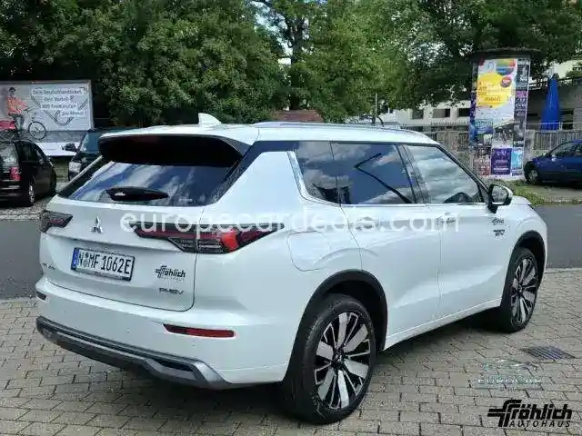 Mitsubishi Plug-in Hybrid Outlander