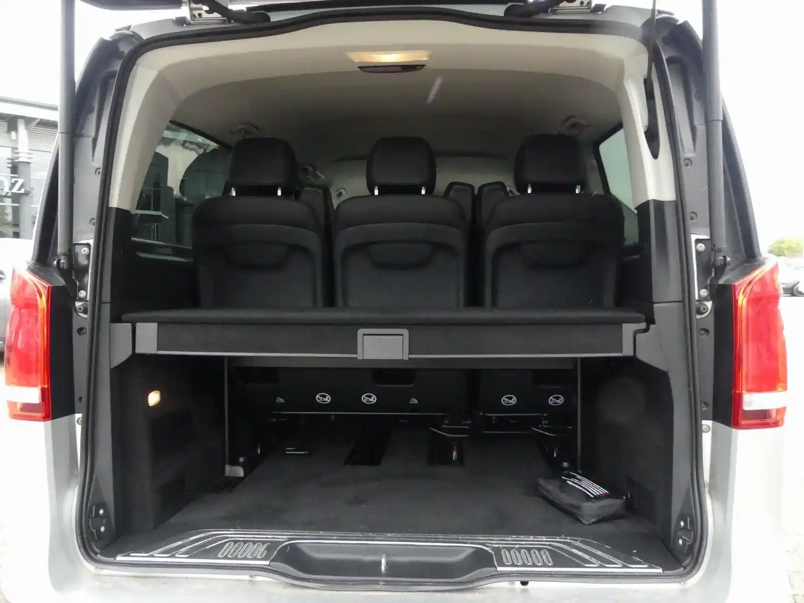Mercedes-Benz V 250