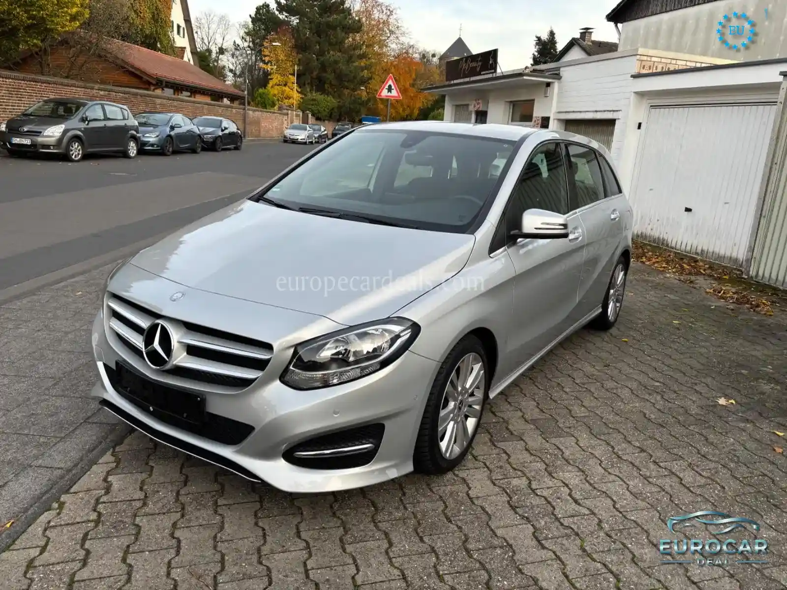 Mercedes-Benz B 180