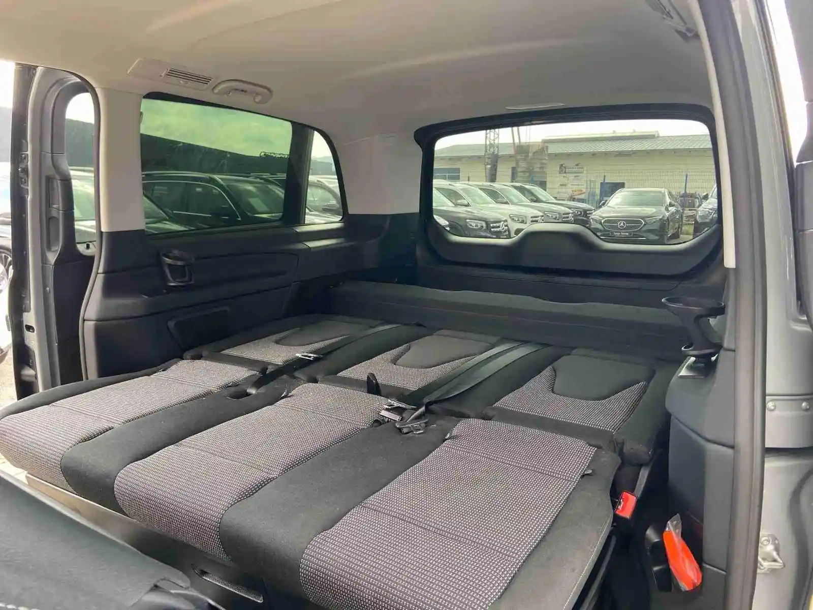 Mercedes-Benz V 250