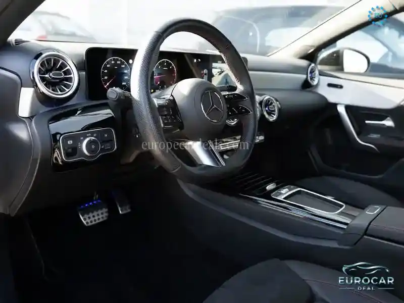 Mercedes-Benz A 220