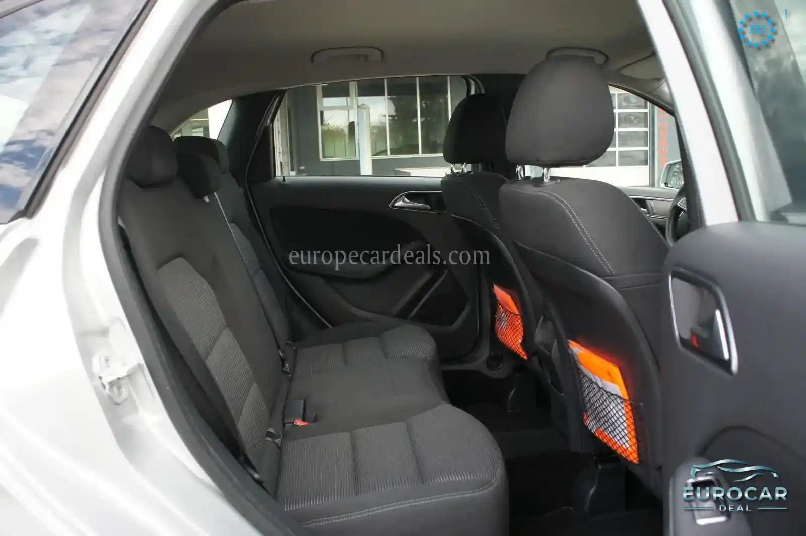 Mercedes-Benz B 180