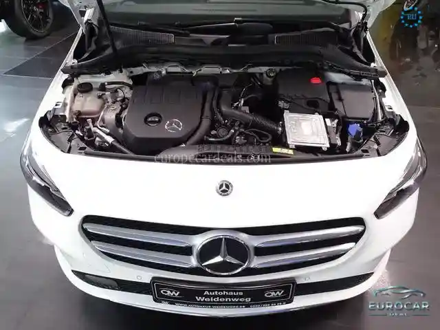Mercedes-Benz B 180