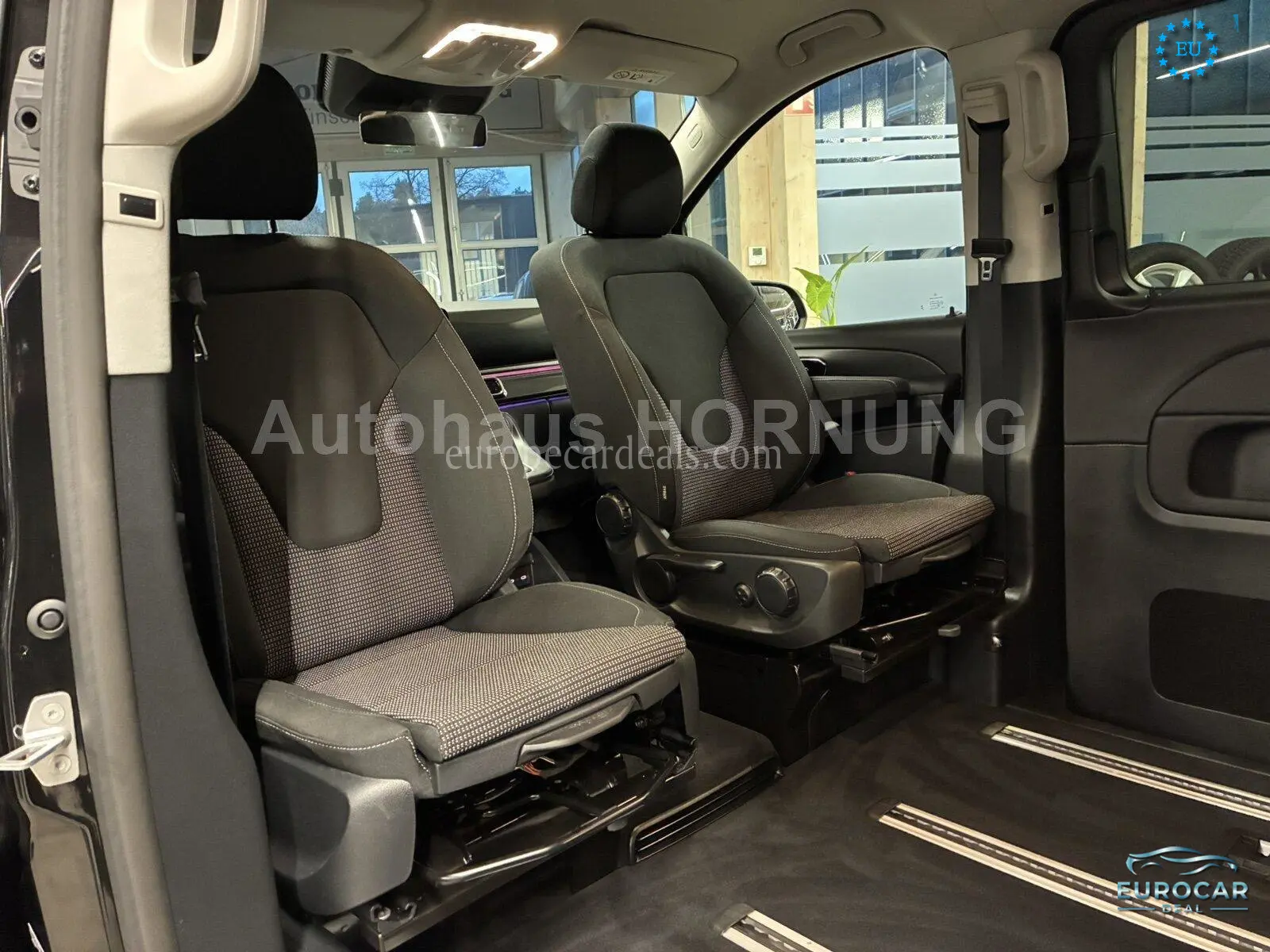 Mercedes-Benz V 220
