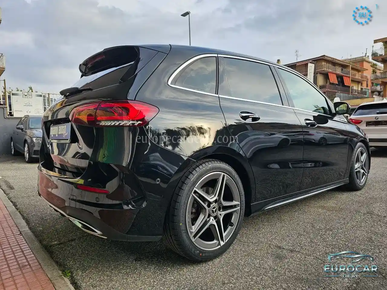 Mercedes-Benz B 180