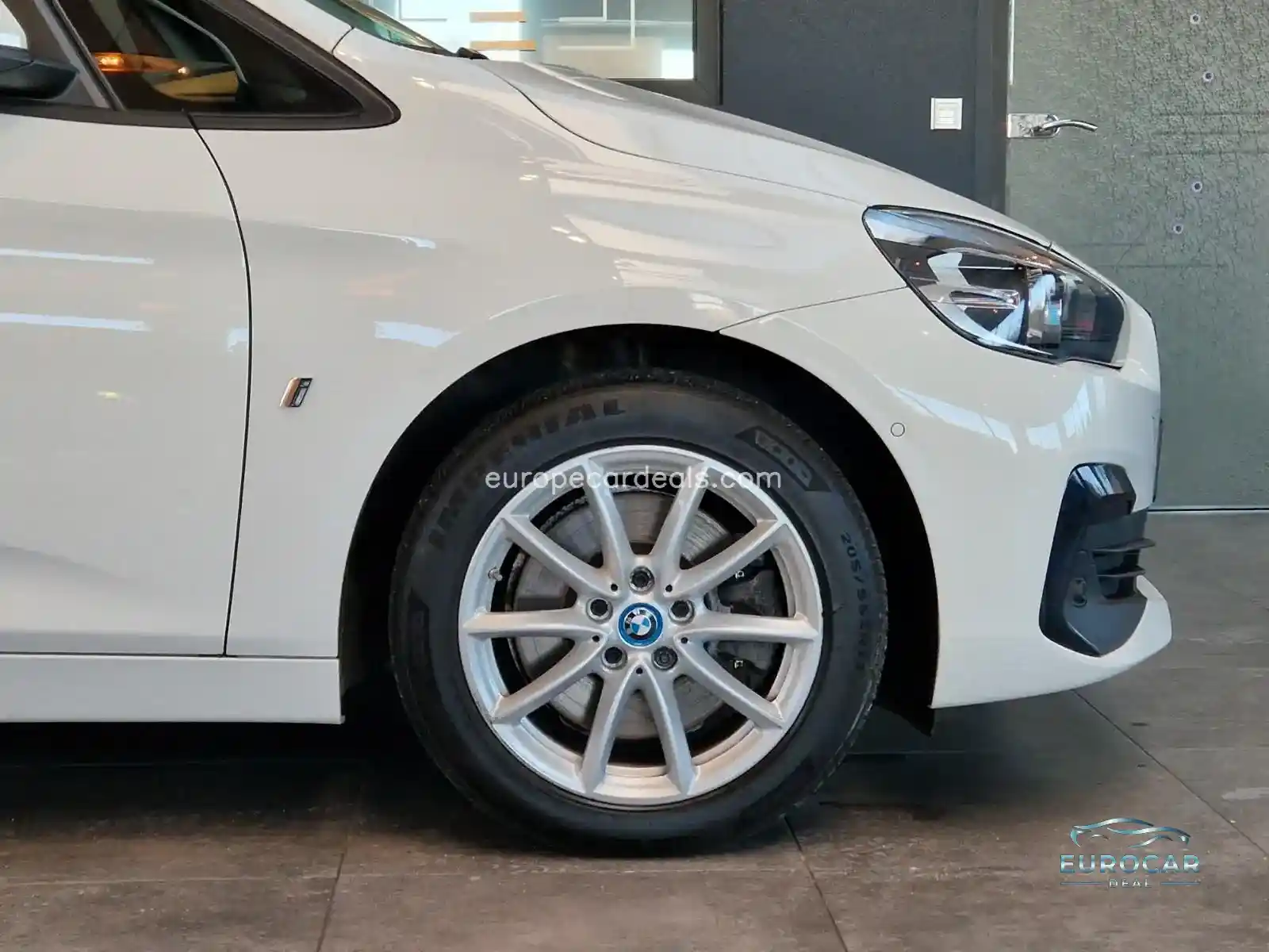 BMW 225