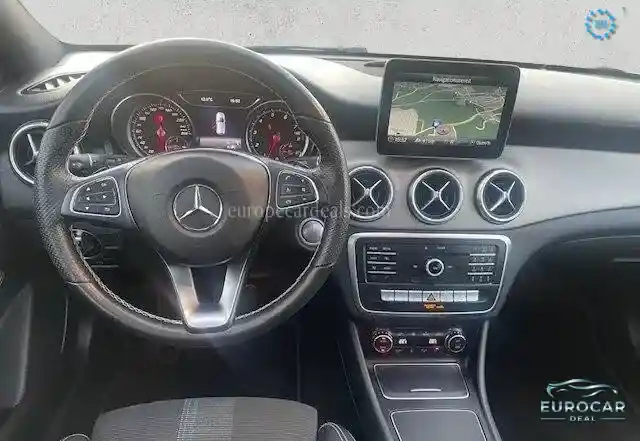 Mercedes-Benz CLA 200 Shooting Brake