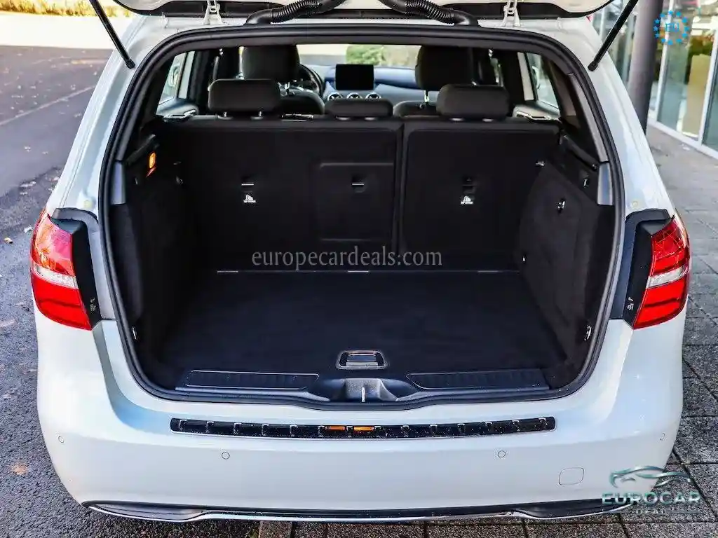 Mercedes-Benz B 180
