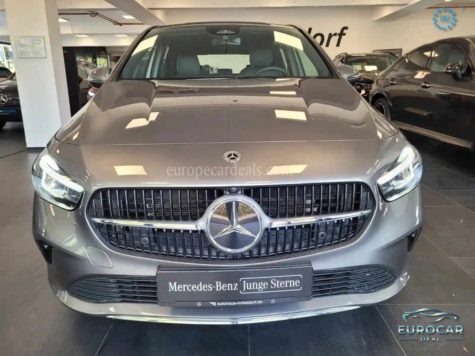 Mercedes-Benz B 180