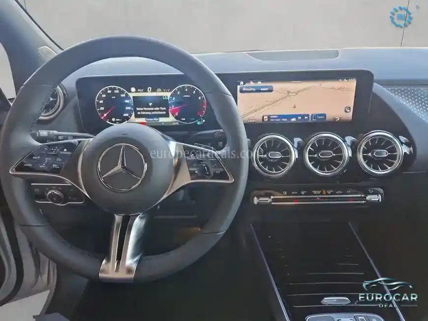 Mercedes-Benz B 180