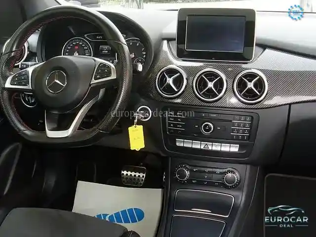 Mercedes-Benz B 180
