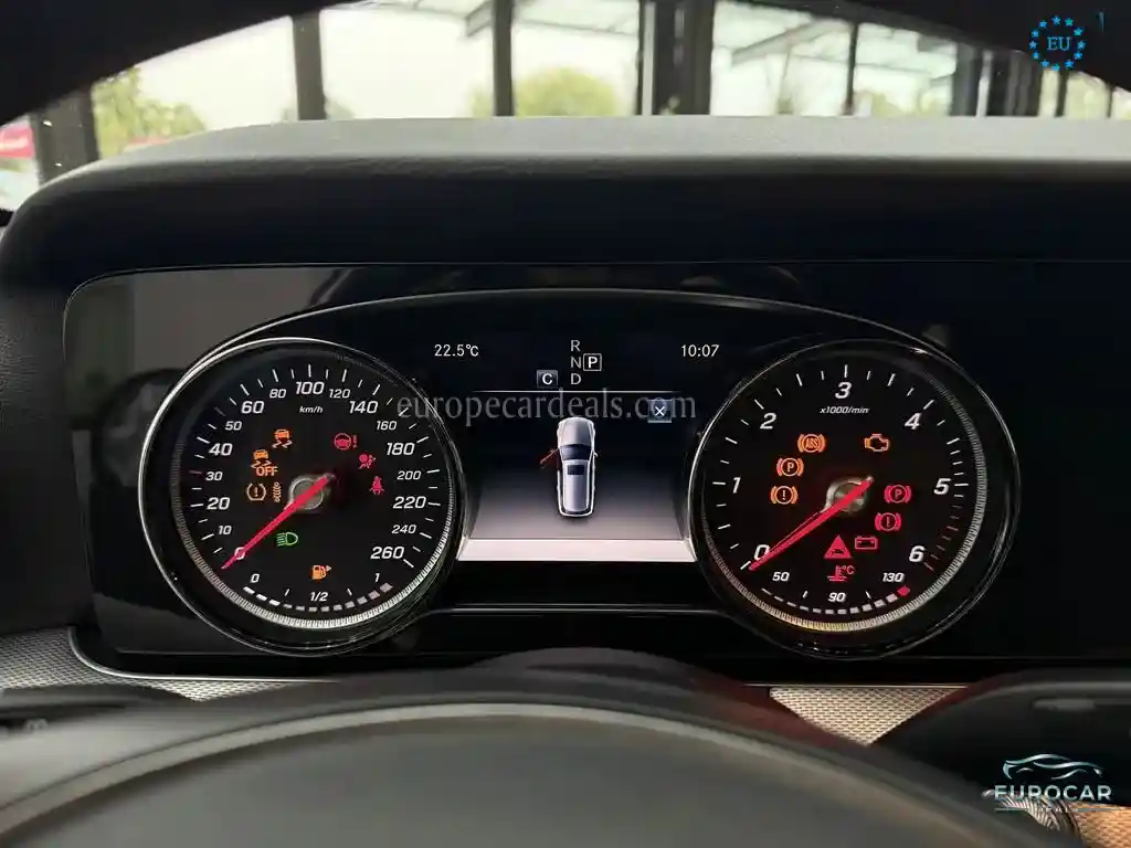 Mercedes-Benz E 220