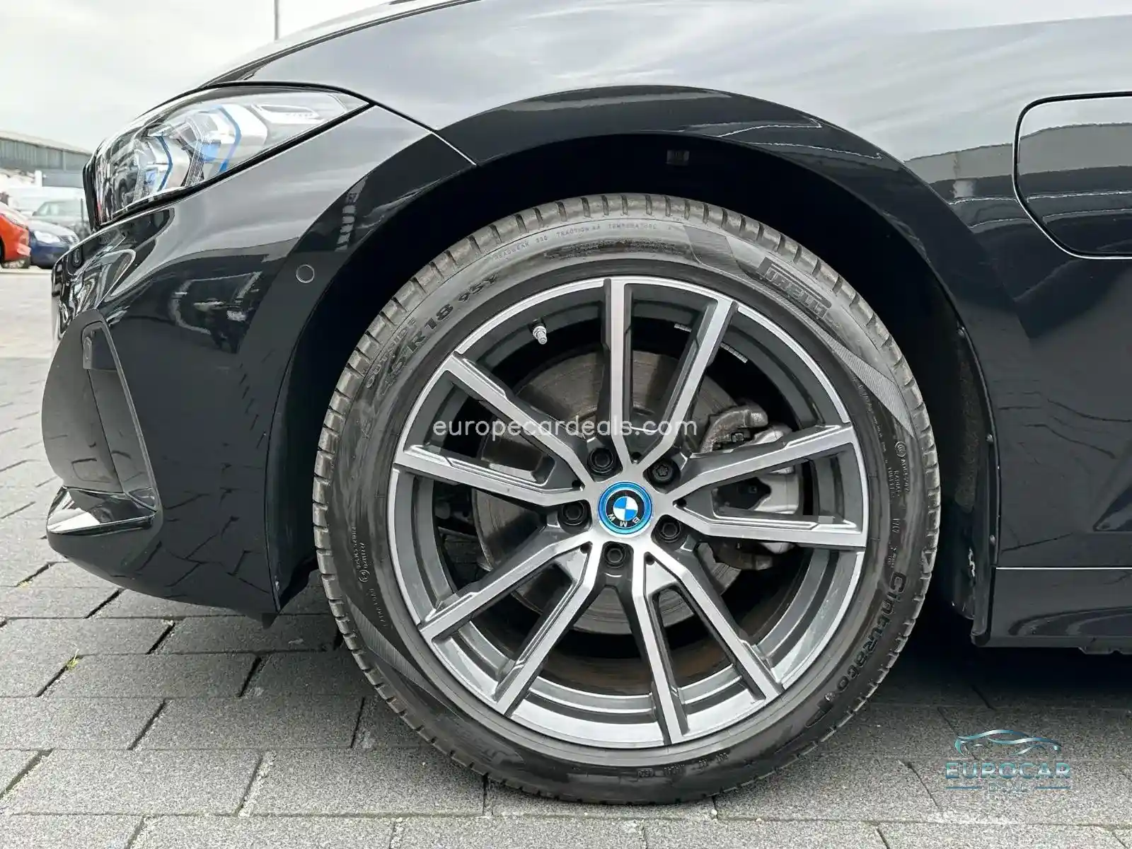 BMW 330