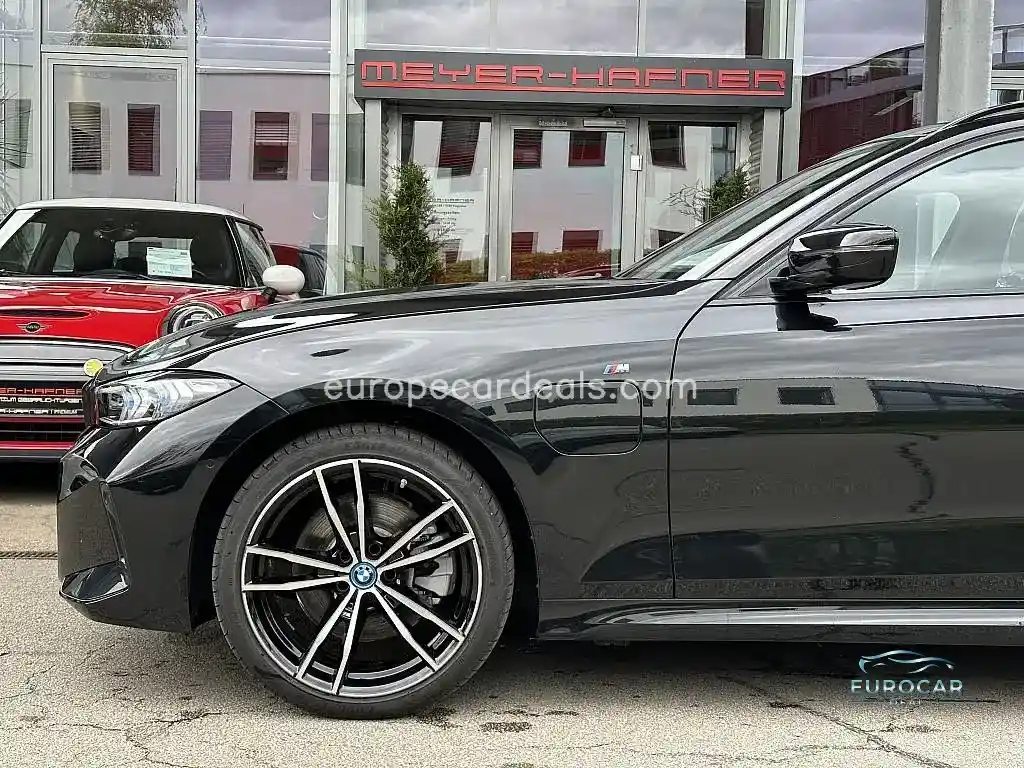 BMW 330