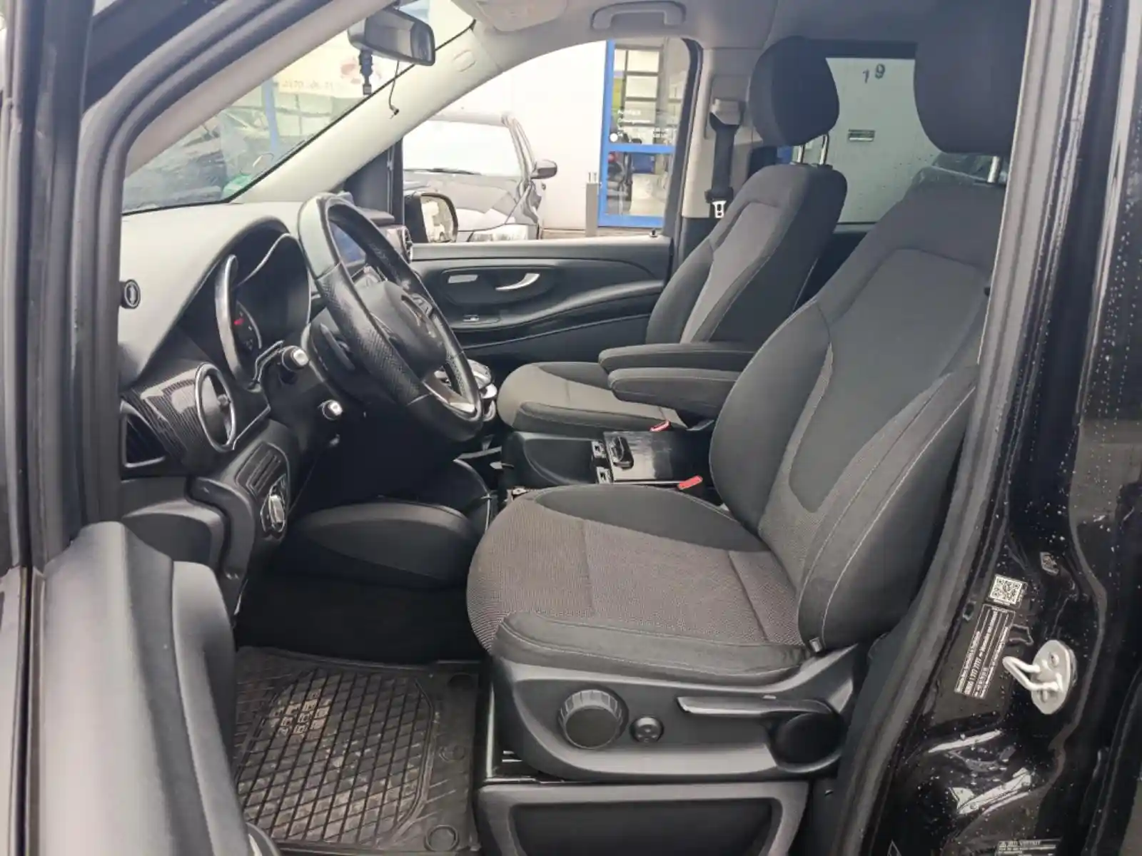 Mercedes-Benz V 200