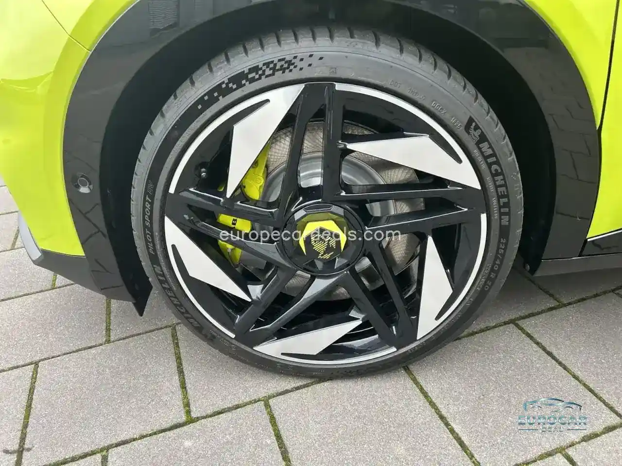 Abarth 600e